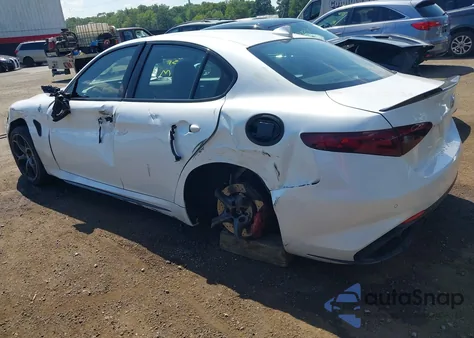 2017 Alfa Romeo Giulia Quadrifoglio Rwd z USA, uszkodzony, nr VIN ZARFAEAVXH7560583